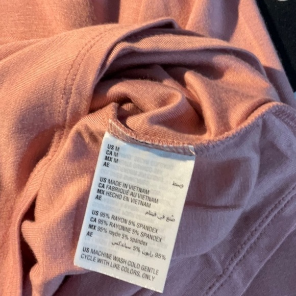 75- Bar III NWT Mauve Pink Long Sleeve Top, Size Medium. Pit to Pit 16” - Picture 5 of 6